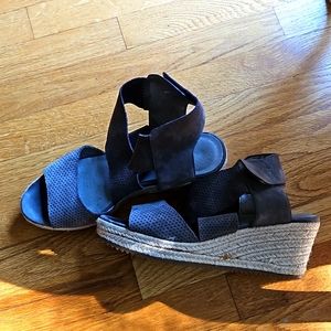Eileen Fisher Grey Suede sandals